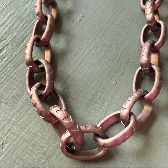 Sabika Summer 2018 Chunky Heart Chainlink Necklace - Picture 5 of 8